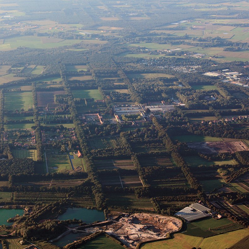 Het rastervormige landschapspatroon is nog erg zichtbaar in Merksplas.jpg