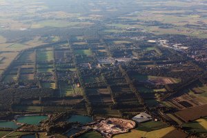Het rastervormige landschapspatroon is nog erg zichtbaar in Merksplas, 2014 (Ludo Verhoeven).
