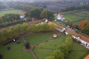 Luchtfoto met zich op voormalige landlopersboerderij in Wortel-Kolonie (c) Kempens Landschap - fotograaf James van Leuven 